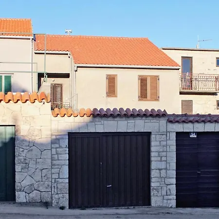 Appartement With Parking Space Supetar, Brac - 6026 *
